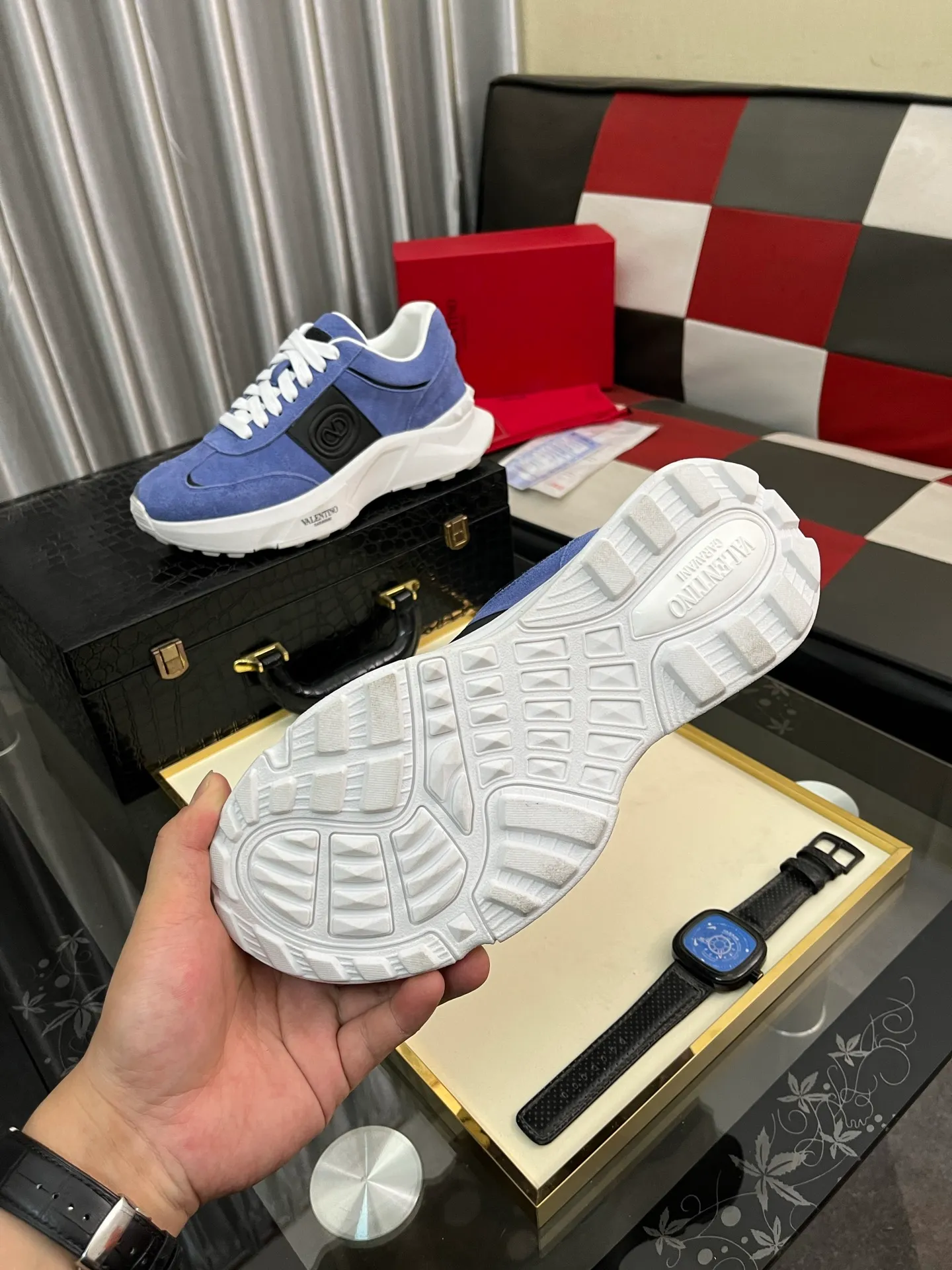 Men's shoes 💰480⌚️⌚️ VALENTINO Valentino's 2024 ss spring and summer new hot casual sports shoes, imported elastic fabric upper ➕The heel is Warren's exclusive rivet shape. The whole is very representative, the combined outsole is really easy to wear and very comfortable on the foot ~ Comes with **4 cm, classic, comfortable and versatile! Size: 38-442️⃣Colors available